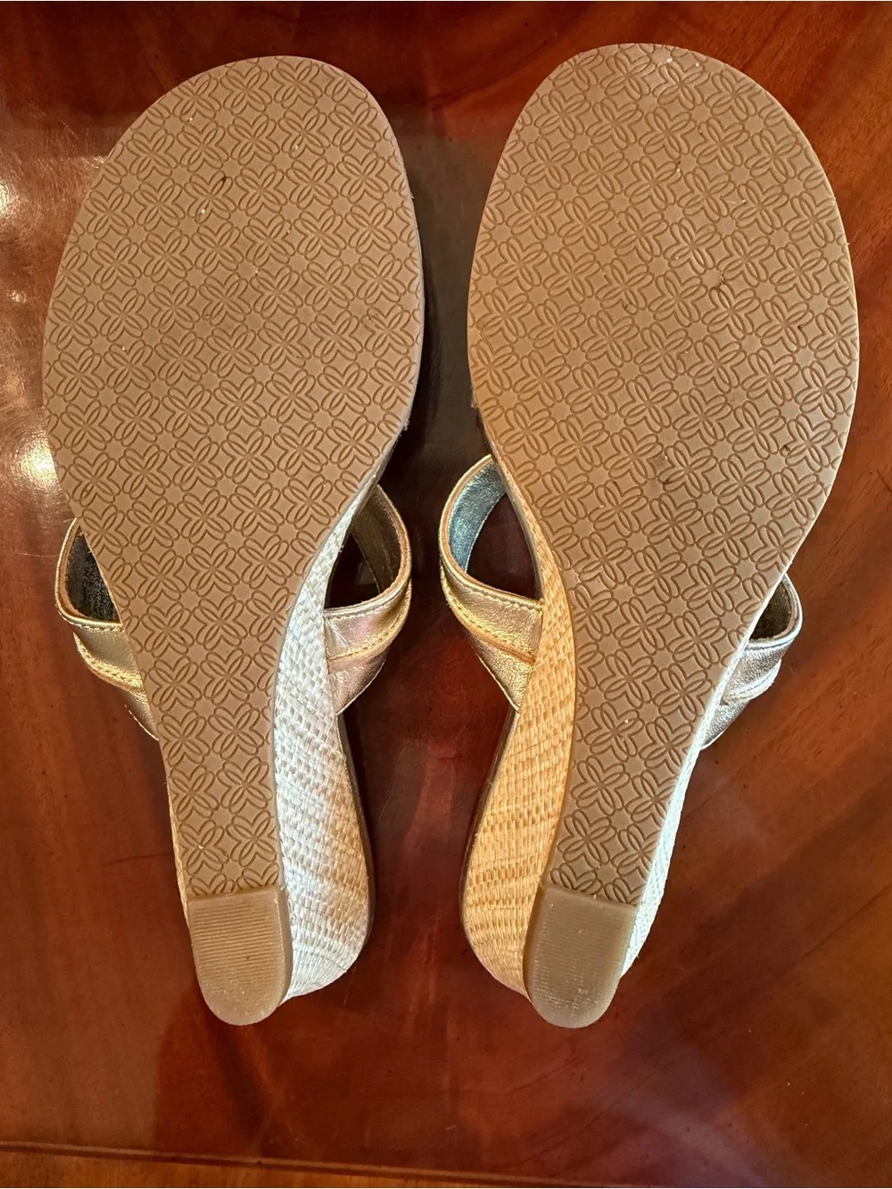 Lilly Pulitzer McKim Gold Nappa Leather Wedge Sandals Size 8.5
